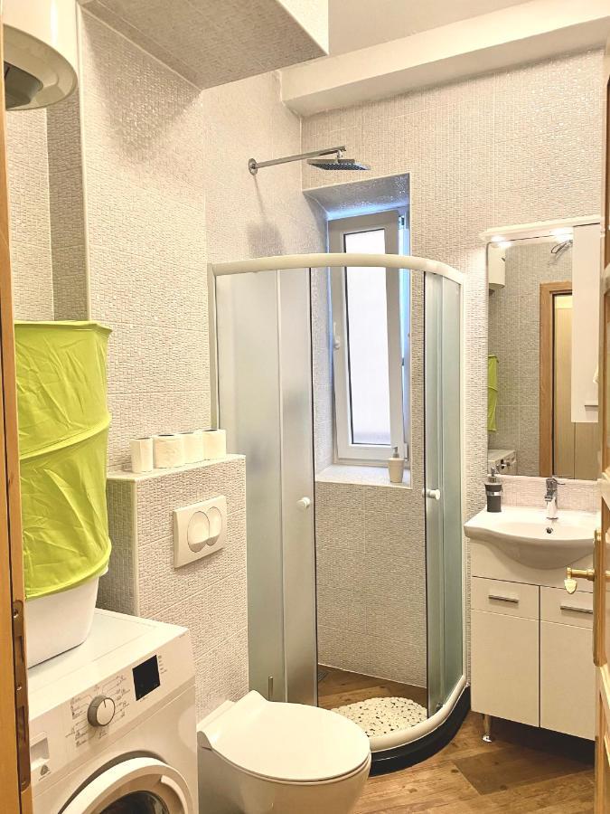פראסט Apartment Njegos מראה חיצוני תמונה
