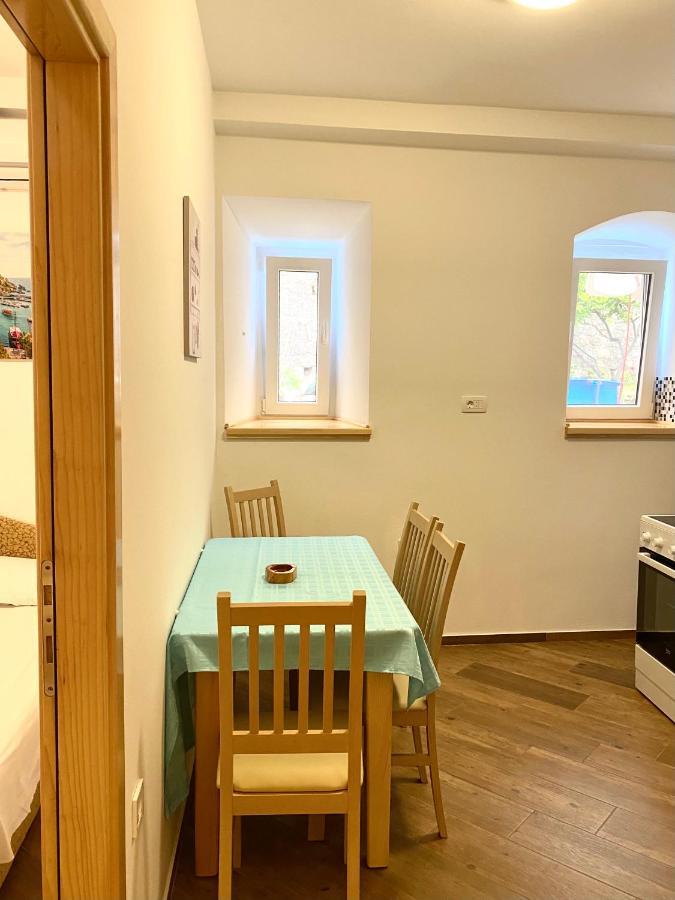 פראסט Apartment Njegos מראה חיצוני תמונה