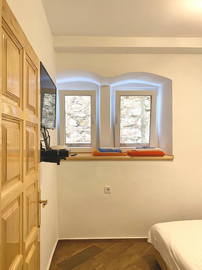 פראסט Apartment Njegos מראה חיצוני תמונה