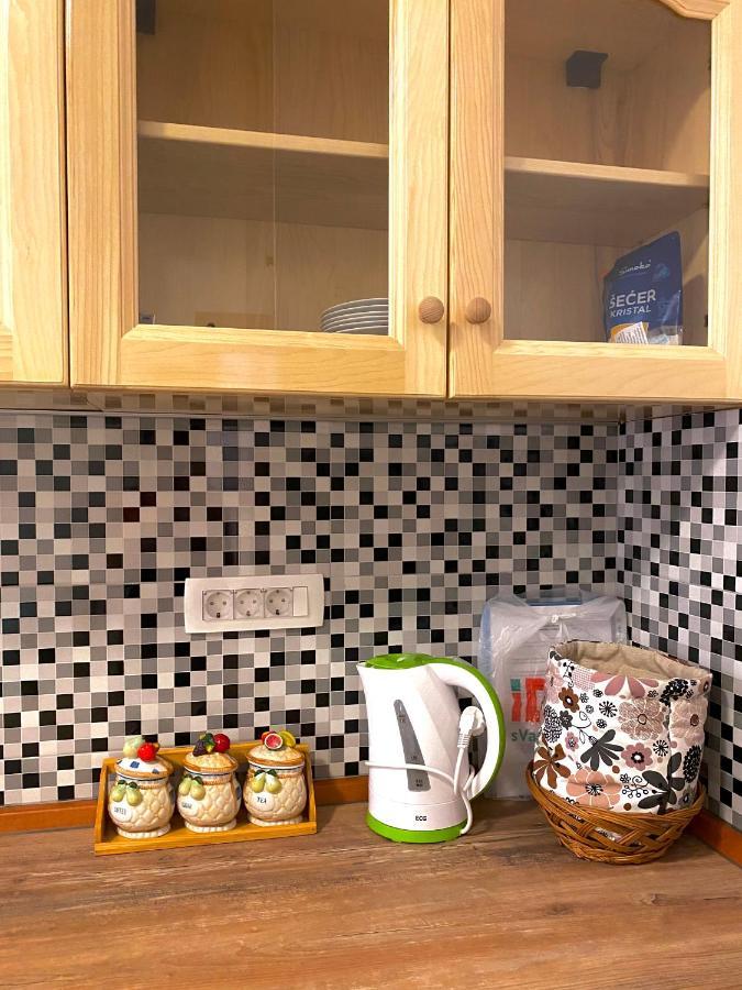 פראסט Apartment Njegos מראה חיצוני תמונה