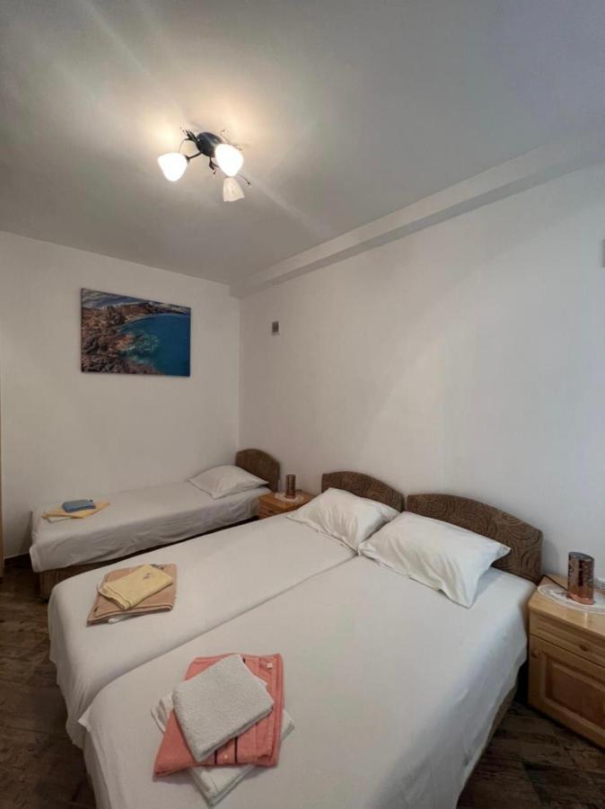 פראסט Apartment Njegos מראה חיצוני תמונה
